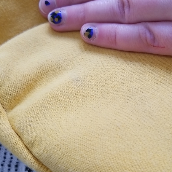 Clammy Heart Fall Leaves Embroidered Yellow Crew Neck Sweater - Picture 7 of 9